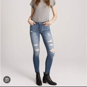 Abercrombie & Fitch Harper Low Rise Super Skinny Jean Signature Stretch Denim 28